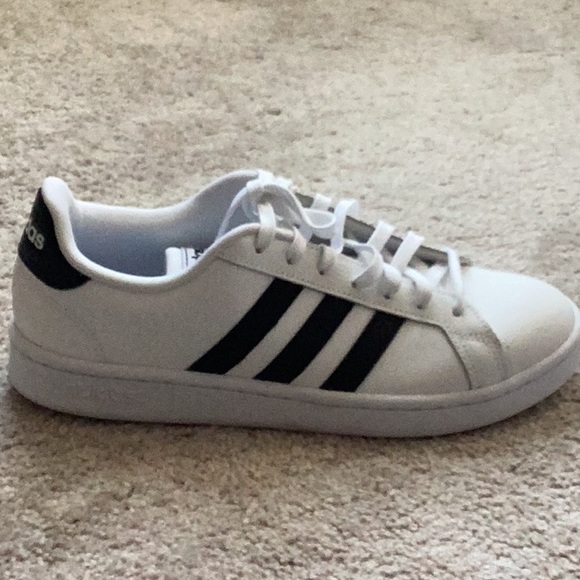 NWOT ADIDAS SNEAKERS - Picture 7 of 9